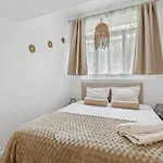 דירה Gambetta Residences Centre *