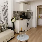Gambetta Residences Paris Centre * Париж
