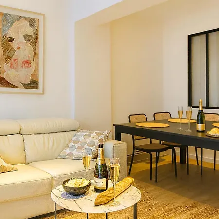 דירה Gambetta Residences Centre