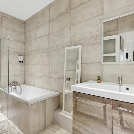 Gambetta Residences Centre * Paris