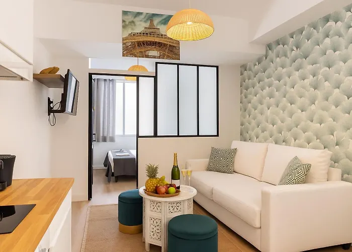 公寓 Gambetta Residences Centre *